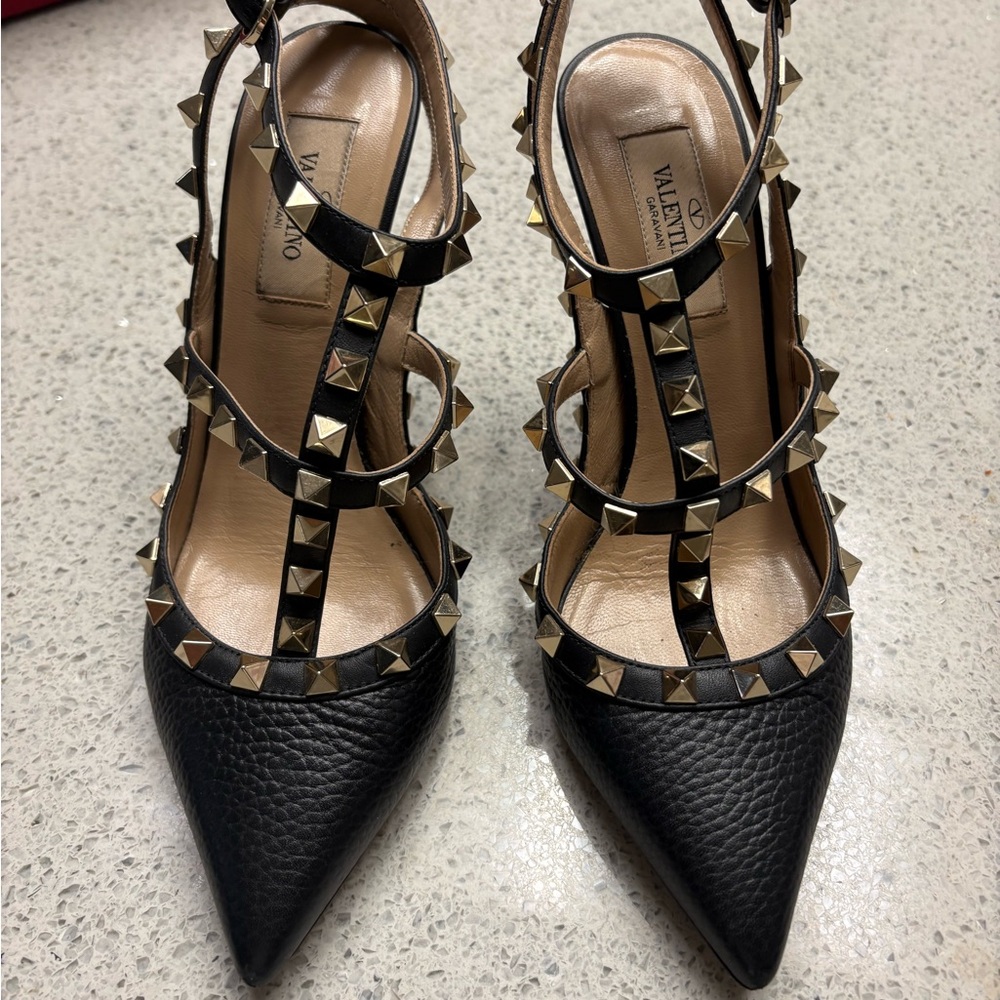 Valentino Garavani Black Leather Rockstud Strappy Pointed-Toe Pumps Sz 36.5